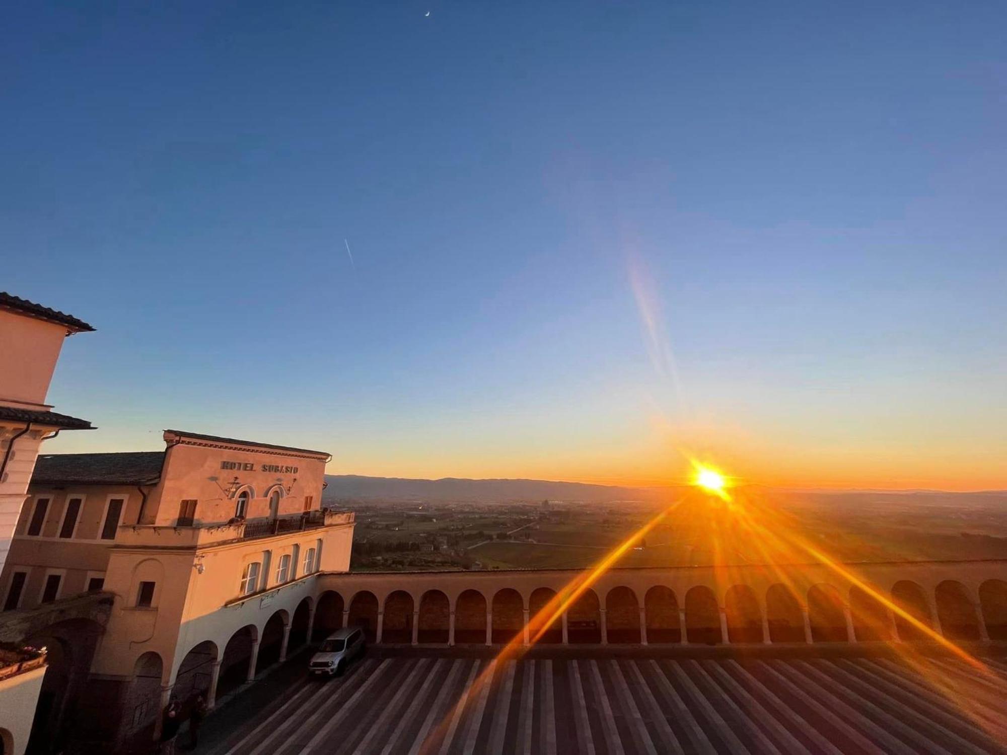 B&B La Terrazza Del Subasio อัสซิซี ภายนอก รูปภาพ